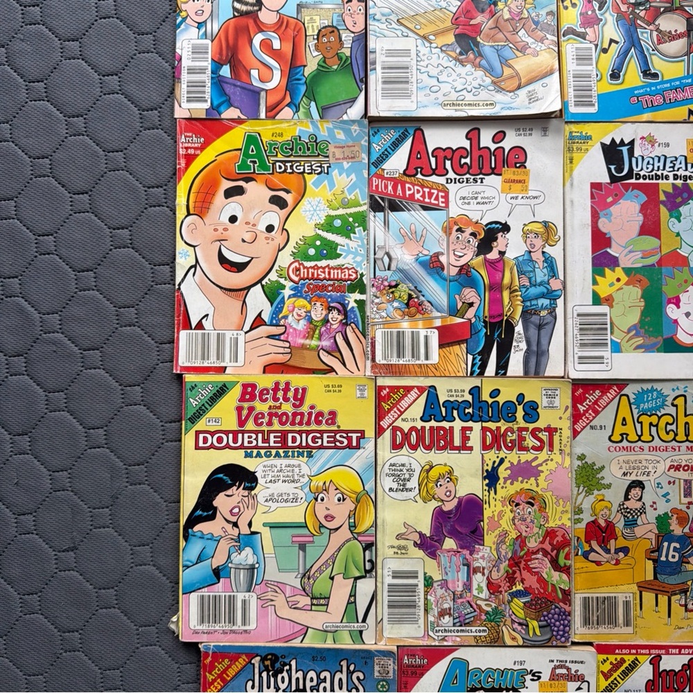 Archie Digest Comic Book Lot - Bright Multi-Color Covers - Picture 4 of 10